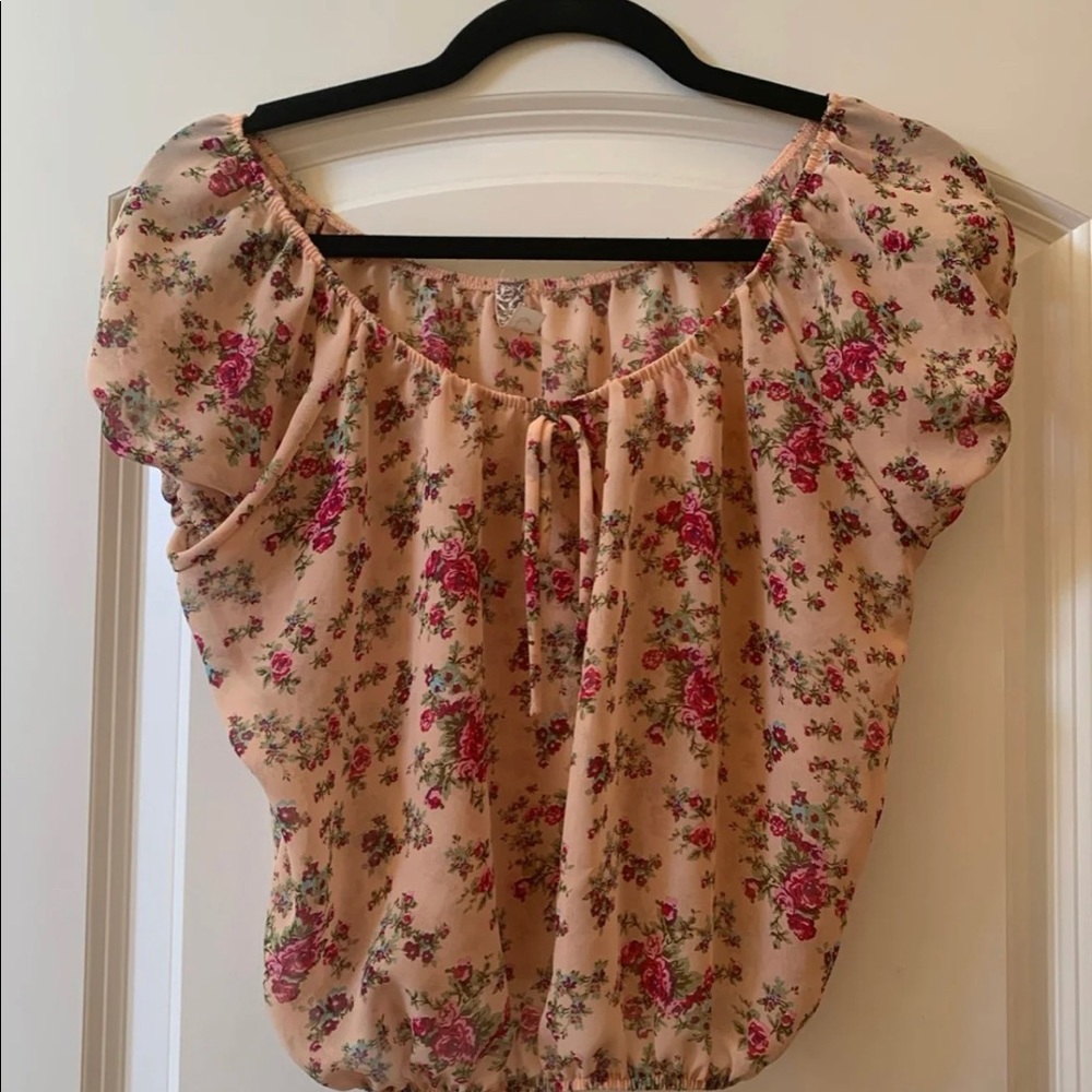 Off shoulder loose crop top